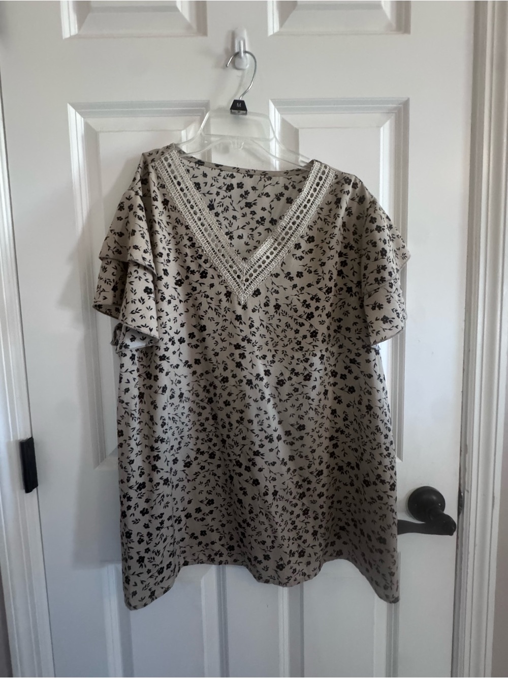 V-Neck Floral Ruffle Sleeve Blouse in Beige and Black